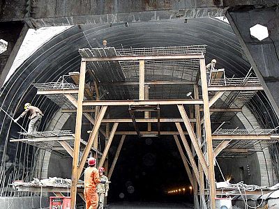 鋼絲網(wǎng)是采用自動(dòng)焊接技術(shù)完成網(wǎng)孔大小網(wǎng)寬網(wǎng)長標(biāo)準(zhǔn)規(guī)范